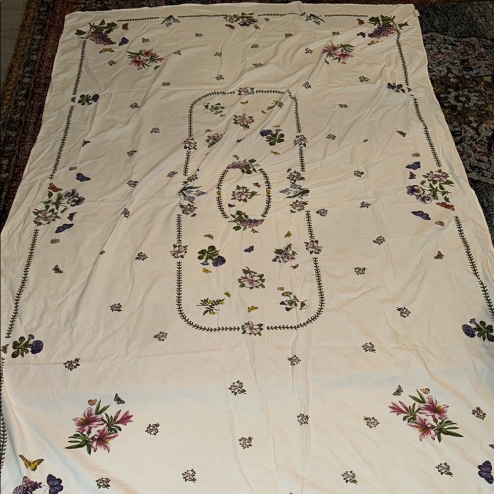 Portmeirion Floral tablecloth with Purple and Green Accents